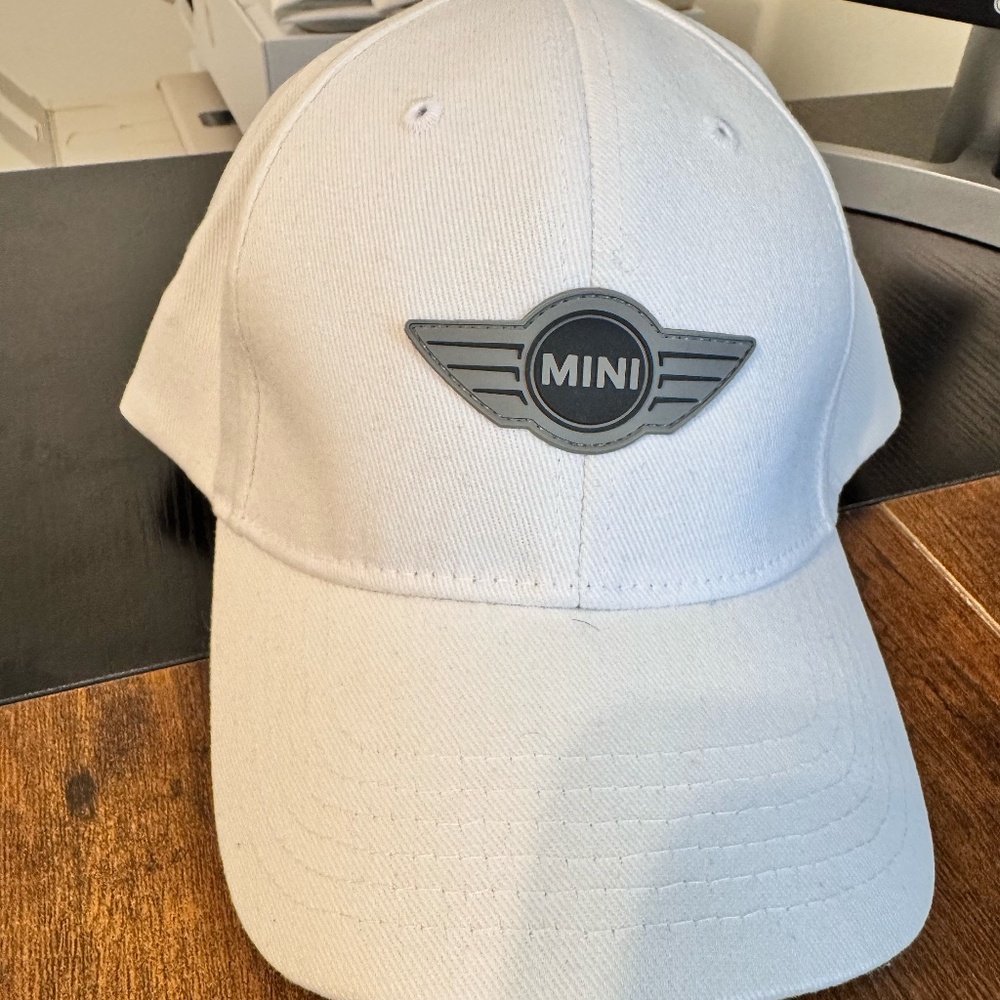 MINI White Hat Size L/XL